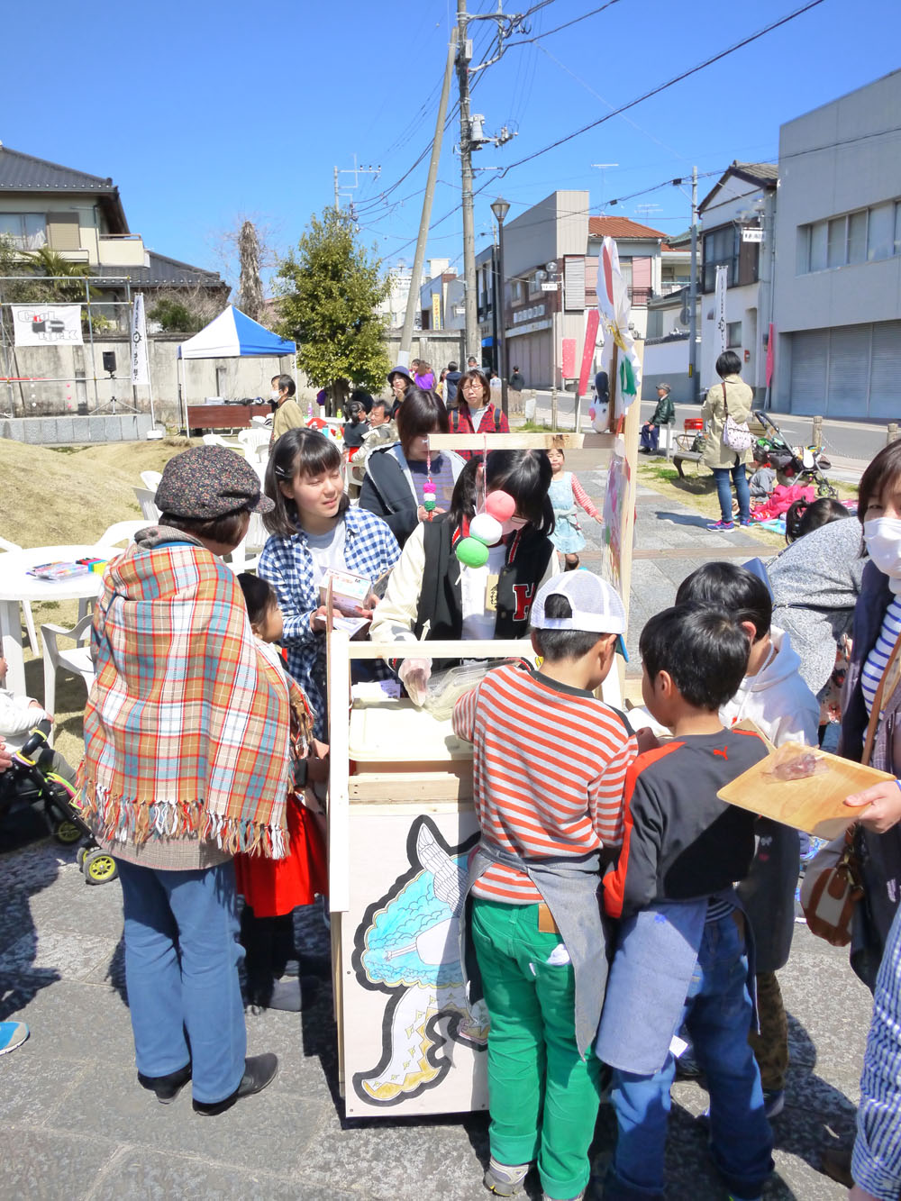 陽気も手伝って、なかなかな人気具合